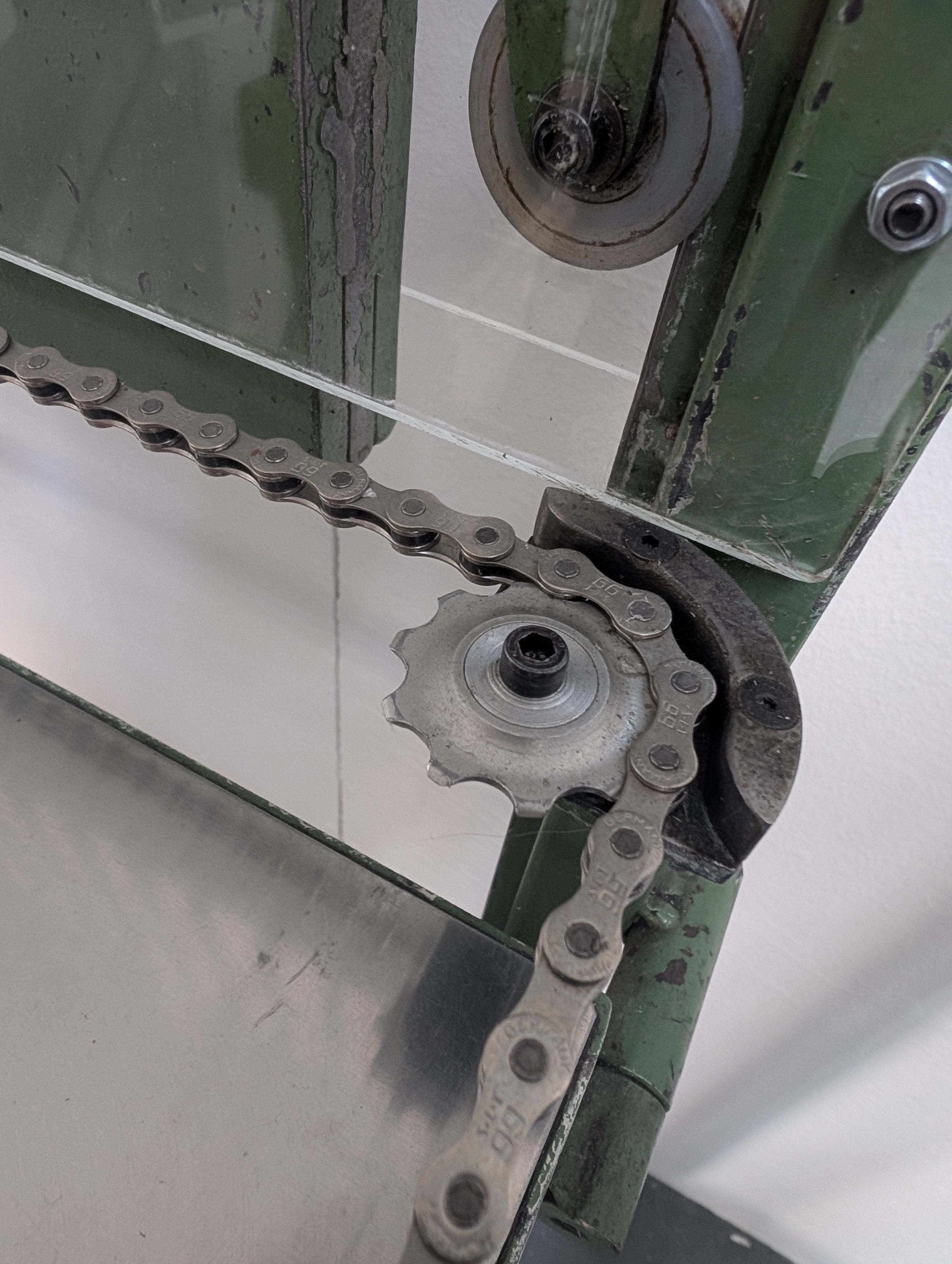 Detail Kettentisch
